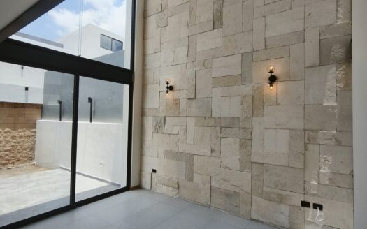 Venta casa Nueva recámara planta baja | jardin grande | Lomas de Angelópolis III