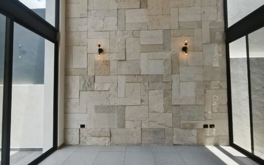 Venta casa Nueva recámara planta baja | jardin grande | Lomas de Angelópolis III