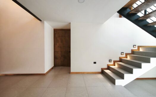 Venta casa Nueva recámara planta baja | jardin grande | Lomas de Angelópolis III