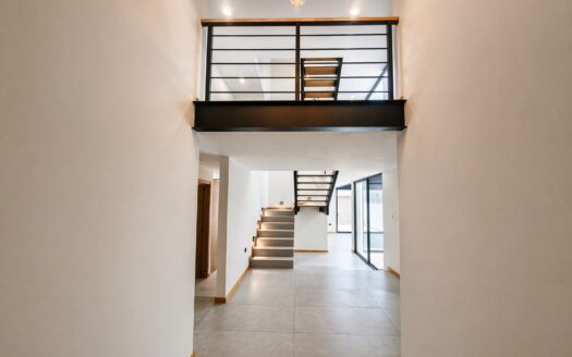 Venta casa Nueva recámara planta baja | jardin grande | Lomas de Angelópolis III