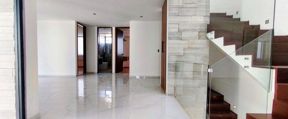 venta Casa Nueva Lomas de Angelopolis Puebla | Esquina Frente a Rotonda | 4 Recámaras + Roof Garden | Parque Lisboa