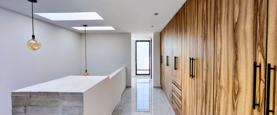 venta Casa Nueva Lomas de Angelopolis Puebla | Esquina Frente a Rotonda | 4 Recámaras + Roof Garden | Parque Lisboa