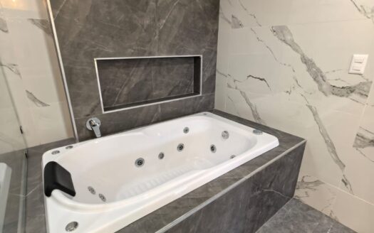 Casa en Venta en Lomas de Angelópolis Parque Colima | 4 Recámaras, Jacuzzi, Terraza y Roof Garden | Puebla