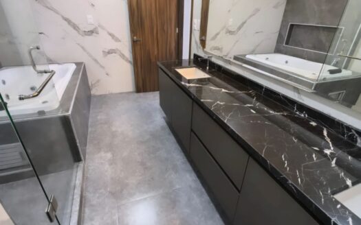 Casa en Venta en Lomas de Angelópolis Parque Colima | 4 Recámaras, Jacuzzi, Terraza y Roof Garden | Puebla