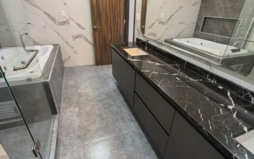 Casa en Venta en Lomas de Angelópolis Parque Colima | 4 Recámaras, Jacuzzi, Terraza y Roof Garden | Puebla