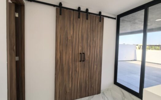 Casa en Venta en Lomas de Angelópolis Parque Colima | 4 Recámaras, Jacuzzi, Terraza y Roof Garden | Puebla