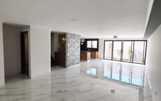 Casa en Venta en Lomas de Angelópolis Parque Colima | 4 Recámaras, Jacuzzi, Terraza y Roof Garden | Puebla