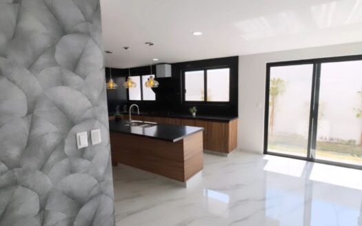 Casa en Venta en Lomas de Angelópolis Parque Colima | 4 Recámaras, Jacuzzi, Terraza y Roof Garden | Puebla