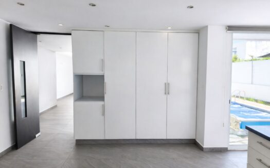 Casa en Venta en Lomas de Angelópolis Puebla | 5 Recámaras, Alberca Privada y Roof Garden