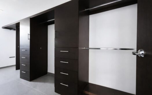 Casa en Venta en Lomas de Angelópolis Puebla | 5 Recámaras, Alberca Privada y Roof Garden