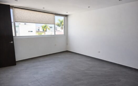 Casa en Venta en Lomas de Angelópolis Puebla | 5 Recámaras, Alberca Privada y Roof Garden
