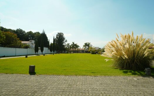 Terreno en Venta en Fraccionamiento Fundadores de Zavaleta, Puebla | 3,000 m² Residencial Premium