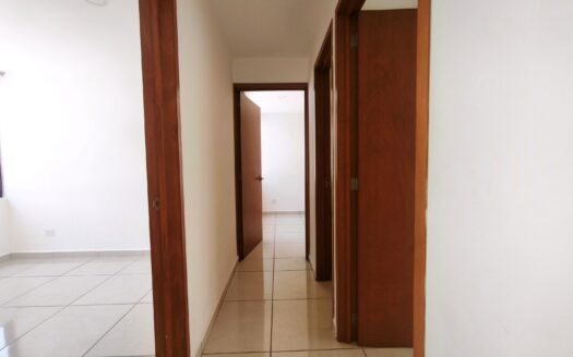 Venta casa moderna forjadores puebla en Alamo Residencial a tres calles de cruz del sur