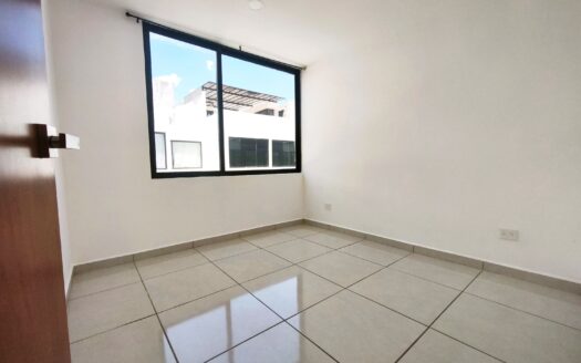 Venta casa moderna forjadores puebla en Alamo Residencial a tres calles de cruz del sur