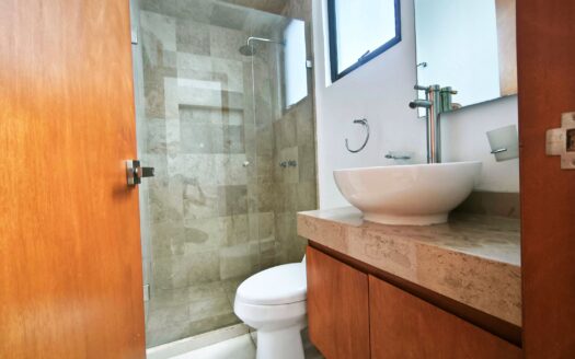 Venta casa moderna forjadores puebla en Alamo Residencial a tres calles de cruz del sur