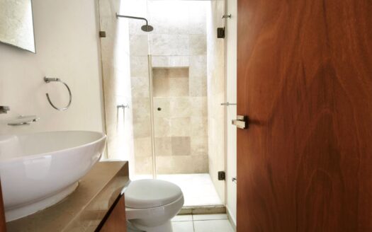 Venta casa moderna forjadores puebla en Alamo Residencial a tres calles de cruz del sur