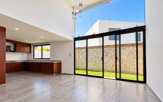 Casa en Venta en Lomas de Angelópolis III | Dos Dobles Alturas, Terrazas y Roof Garden