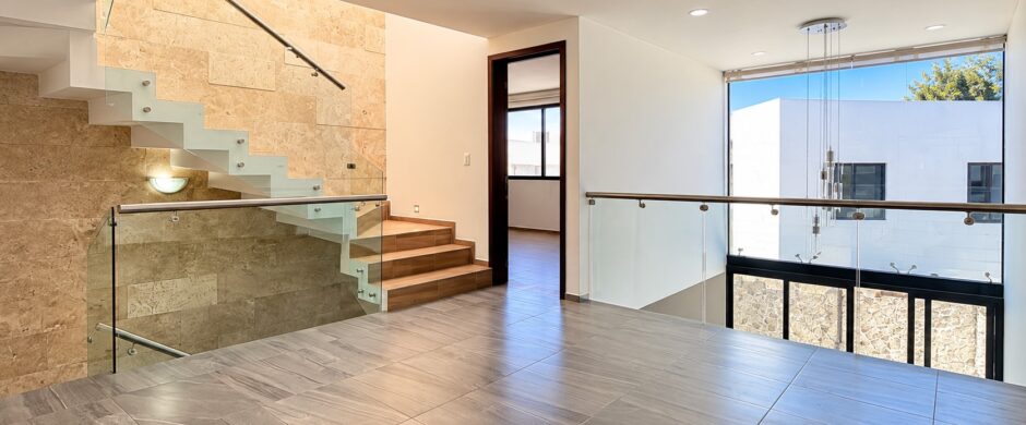 Casa en Venta en Lomas de Angelópolis III | Dos Dobles Alturas, Terrazas y Roof Garden