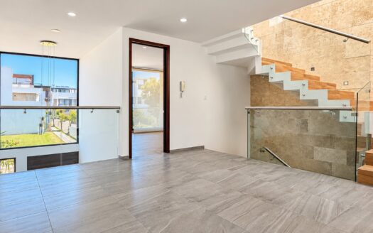 Casa en Venta en Lomas de Angelópolis III | Dos Dobles Alturas, Terrazas y Roof Garden