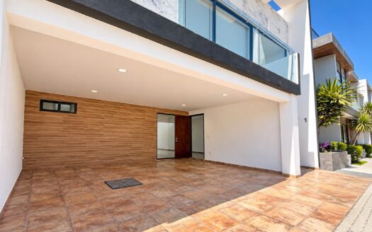 Casa en Venta en Lomas de Angelópolis III | Dos Dobles Alturas, Terrazas y Roof Garden