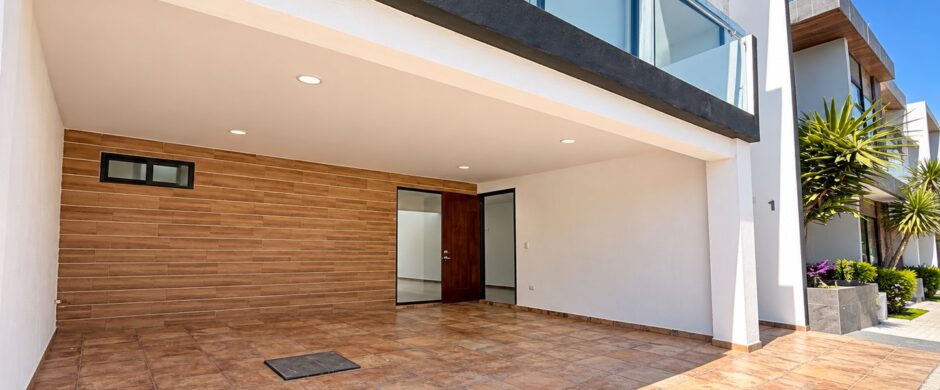 Casa en Venta en Lomas de Angelópolis III | Dos Dobles Alturas, Terrazas y Roof Garden