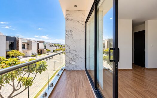 Casa en Venta en Lomas de Angelópolis III | Dos Dobles Alturas, Terrazas y Roof Garden