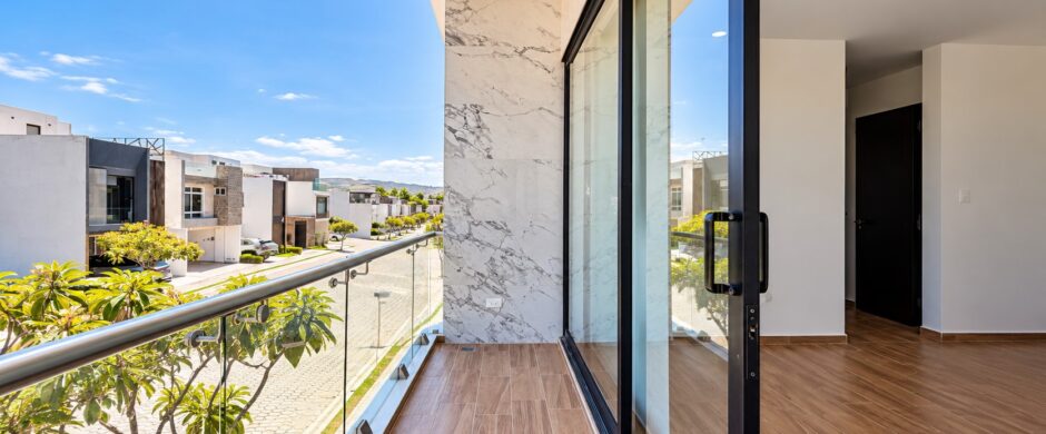 Casa en Venta en Lomas de Angelópolis III | Dos Dobles Alturas, Terrazas y Roof Garden