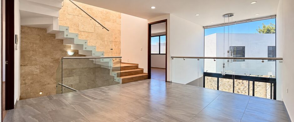 Casa en Venta en Lomas de Angelópolis III | Dos Dobles Alturas, Terrazas y Roof Garden
