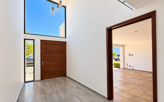 Casa en Venta en Lomas de Angelópolis III | Dos Dobles Alturas, Terrazas y Roof Garden