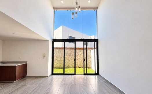 Casa en Venta en Lomas de Angelópolis III | Dos Dobles Alturas, Terrazas y Roof Garden
