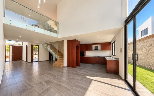 Casa en Venta en Lomas de Angelópolis III | Dos Dobles Alturas, Terrazas y Roof Garden