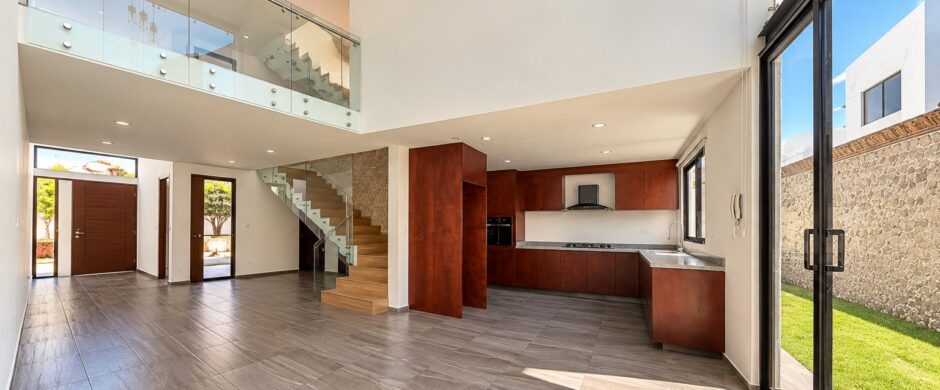Casa en Venta en Lomas de Angelópolis III | Dos Dobles Alturas, Terrazas y Roof Garden