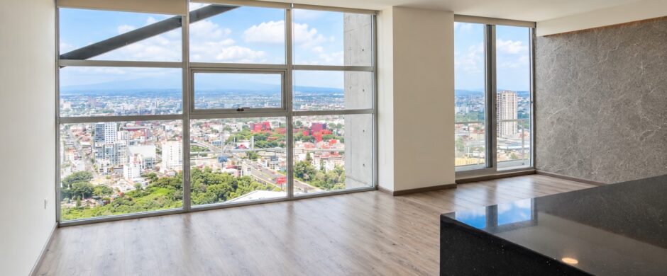 Renta Departamento Torres Uma Angelópolis Puebla | Piso Alto, 2 Recámaras, Vista Panorámica