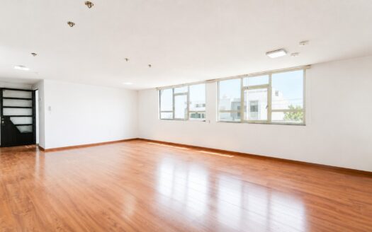 Edificio en Venta La Paz Puebla a Pasos de Av. Juárez | Ideal Oficinas o Notaría con Estacionamiento