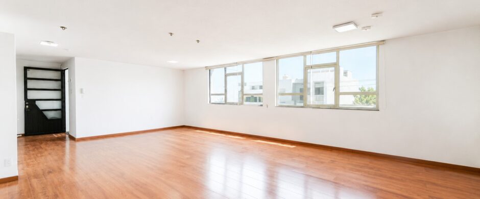 Edificio en Venta La Paz Puebla a Pasos de Av. Juárez | Ideal Oficinas o Notaría con Estacionamiento