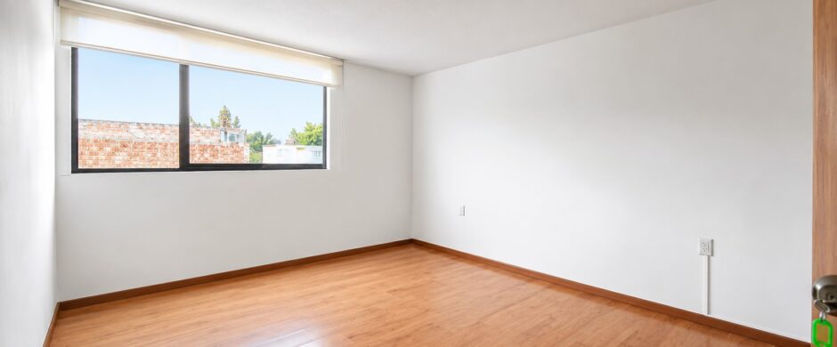 Edificio en Venta La Paz Puebla a Pasos de Av. Juárez | Ideal Oficinas o Notaría con Estacionamiento