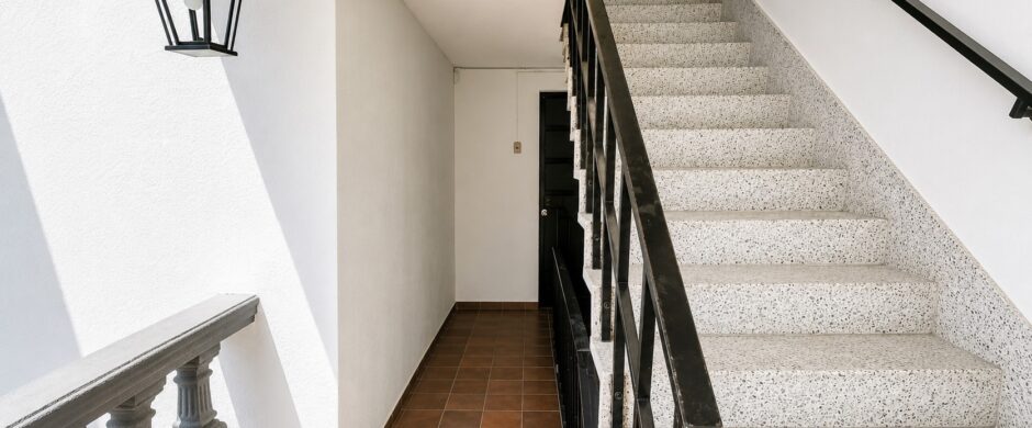 Edificio en Venta La Paz Puebla a Pasos de Av. Juárez | Ideal Oficinas o Notaría con Estacionamiento