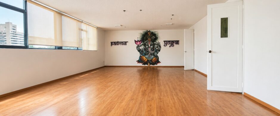 Edificio en Venta La Paz Puebla a Pasos de Av. Juárez | Ideal Oficinas o Notaría con Estacionamiento