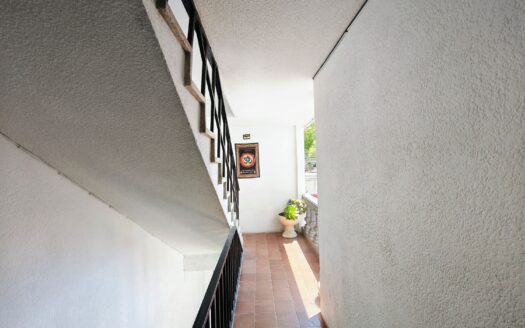 Edificio en Venta La Paz Puebla a Pasos de Av. Juárez | Ideal Oficinas o Notaría con Estacionamiento