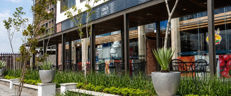 Renta Local Comercial Sonata Lomas Angelópolis Puebla | 882 m² con Mezzanine Ideal Agencia de Autos