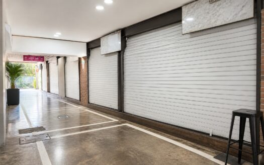 Renta Local Comercial Sonata Lomas Angelópolis Puebla | 882 m² con Mezzanine Ideal Agencia de Autos