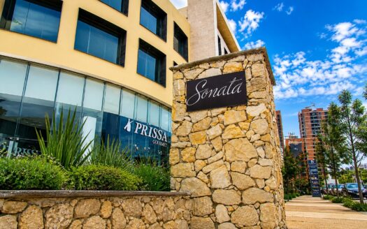 Renta Local Comercial Sonata Lomas Angelópolis Puebla | 882 m² con Mezzanine Ideal Agencia de Autos