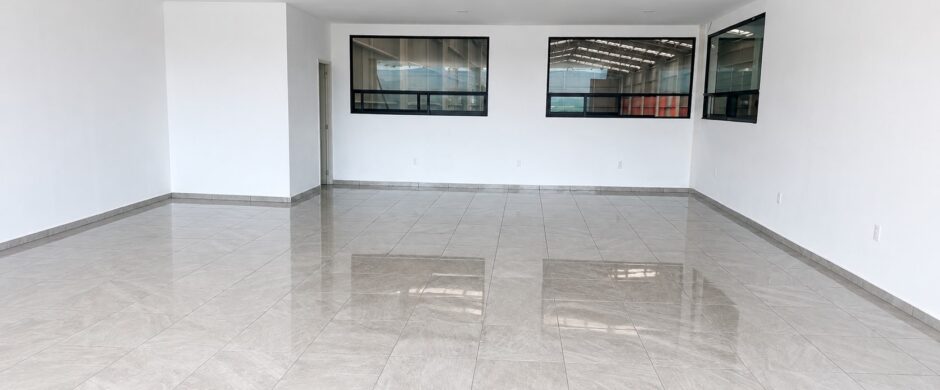 Nave Industrial en Venta – Renta Celaya | 2,500 m², Patio de Maniobras y Andén de Carga