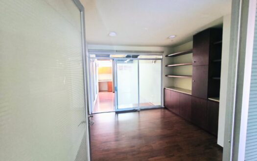 Oficinas en renta en 25 Poniente, Puebla | 240 m² en esquina con estacionamiento