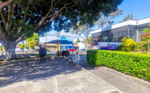 Oficinas en renta en 25 Poniente, Puebla | 240 m² en esquina con estacionamiento
