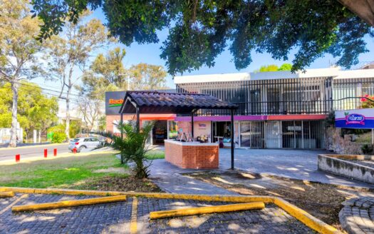 Oficinas en renta en 25 Poniente, Puebla | 240 m² en esquina con estacionamiento
