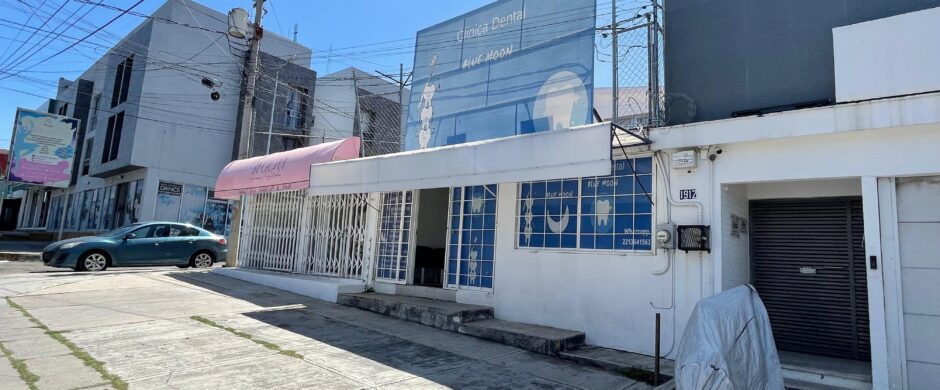 Casa con dos locales comerciales en remate judicial en Belisario Domínguez, Puebla
