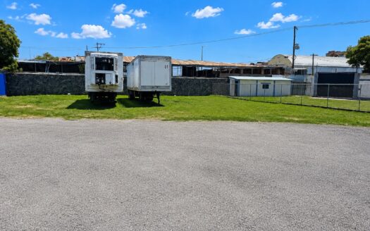 Terreno Industrial y Logístico en Renta sobre Héroes de Nacozari | 3,513 m² con Oficinas, Patio de Maniobras
