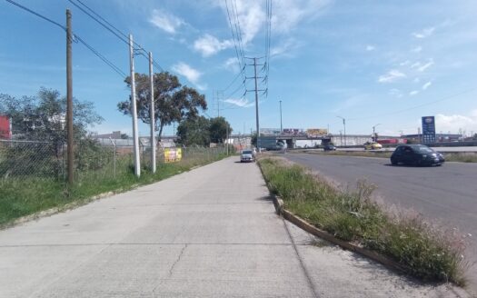 Terreno en Venta en Lateral Periférico La Carcaña, Cholula: ¡Magnífica Ubicación Comercial y Residencial!