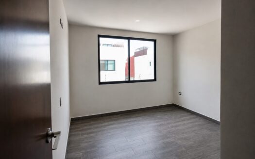 Casa Nueva Residencial en Venta en Recta a Cholula Puebla | Doble Altura, Roof Garden y Jardín